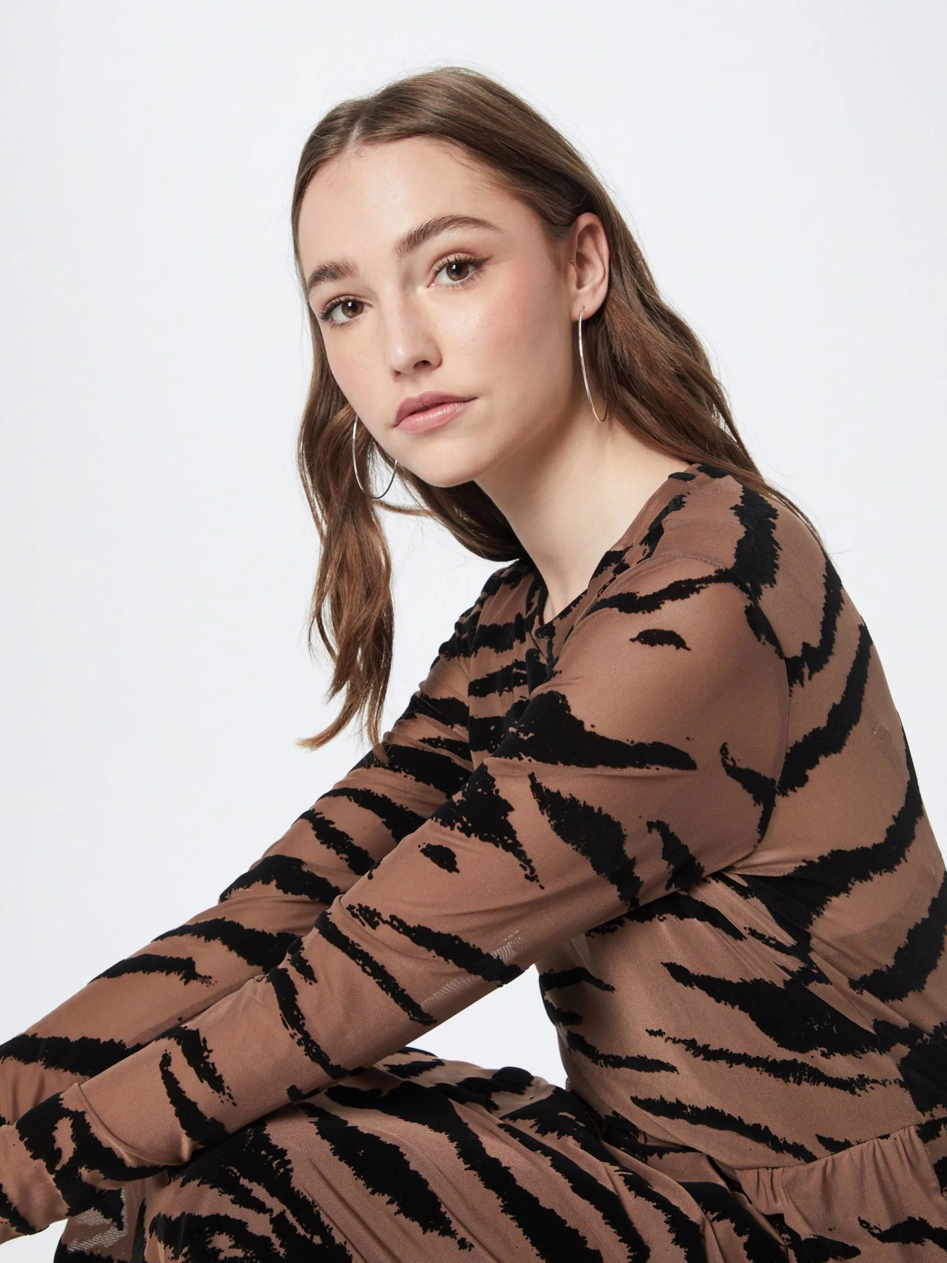 Coster Copenhagen Midi Jurken Jurk Dames Lichtbruin 2 Coster Copenhagen Midi Jurken Jurk Dames Lichtbruin - Afbeelding 2